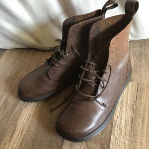 Dr. Martens leather ankle boots Size 6